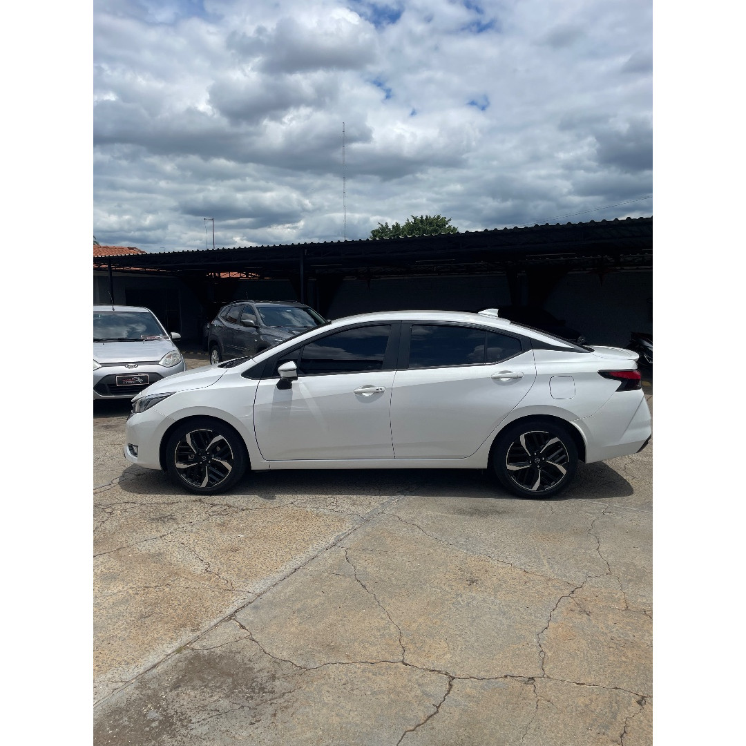 NISSAN Versa Sedan 1.6 16V 4P FLEX EXCLUSIVE XTRONIC AUTOMÁTICO CVT