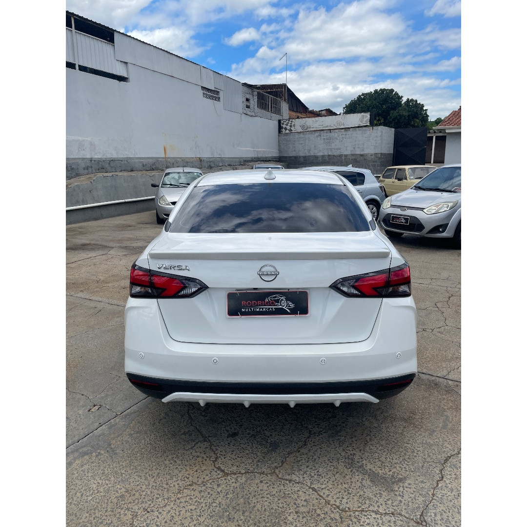 NISSAN Versa Sedan 1.6 16V 4P FLEX EXCLUSIVE XTRONIC AUTOMÁTICO CVT