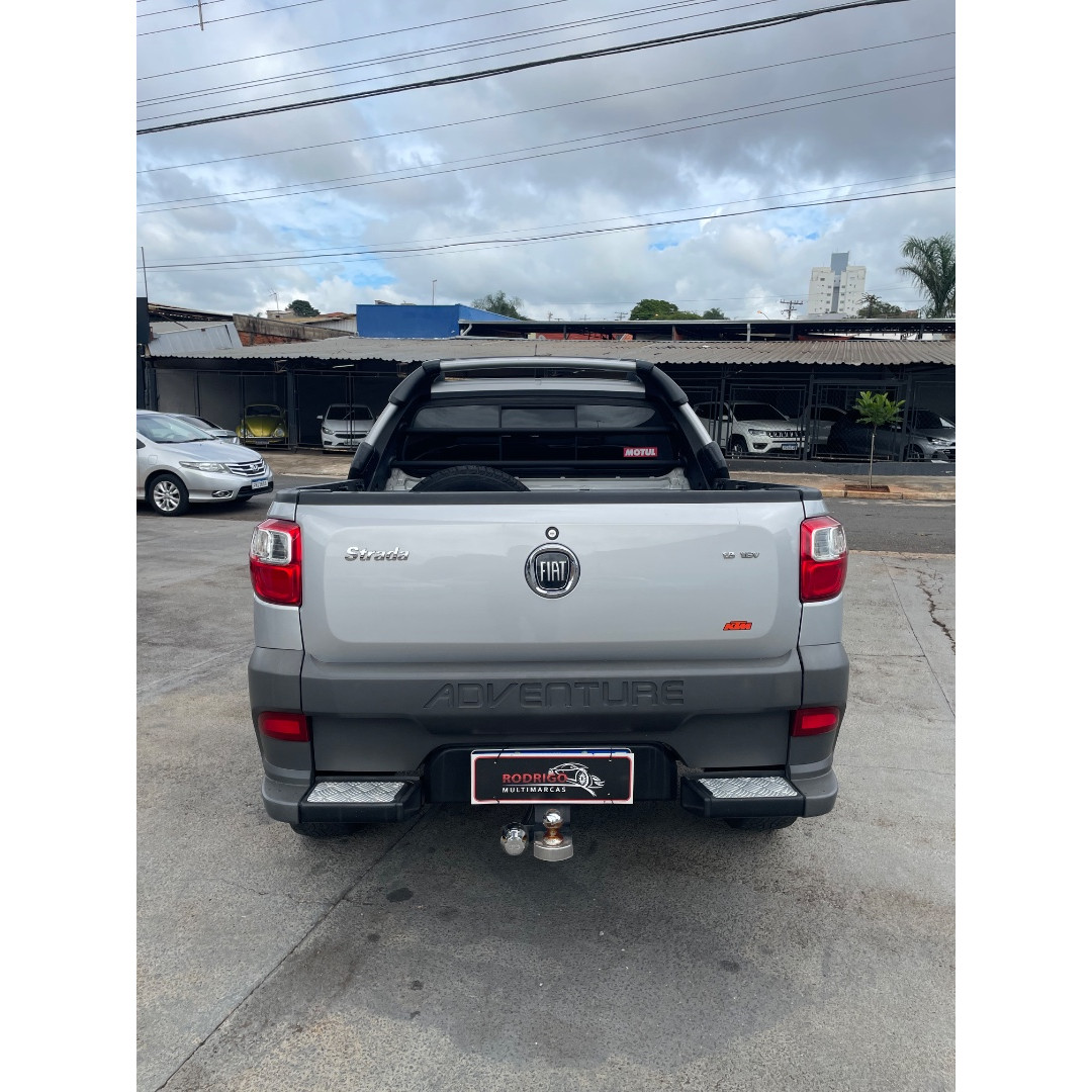 FIAT Strada 1.8 16V FLEX ADVENTURE LOCKER CABINE ESTENDIDA