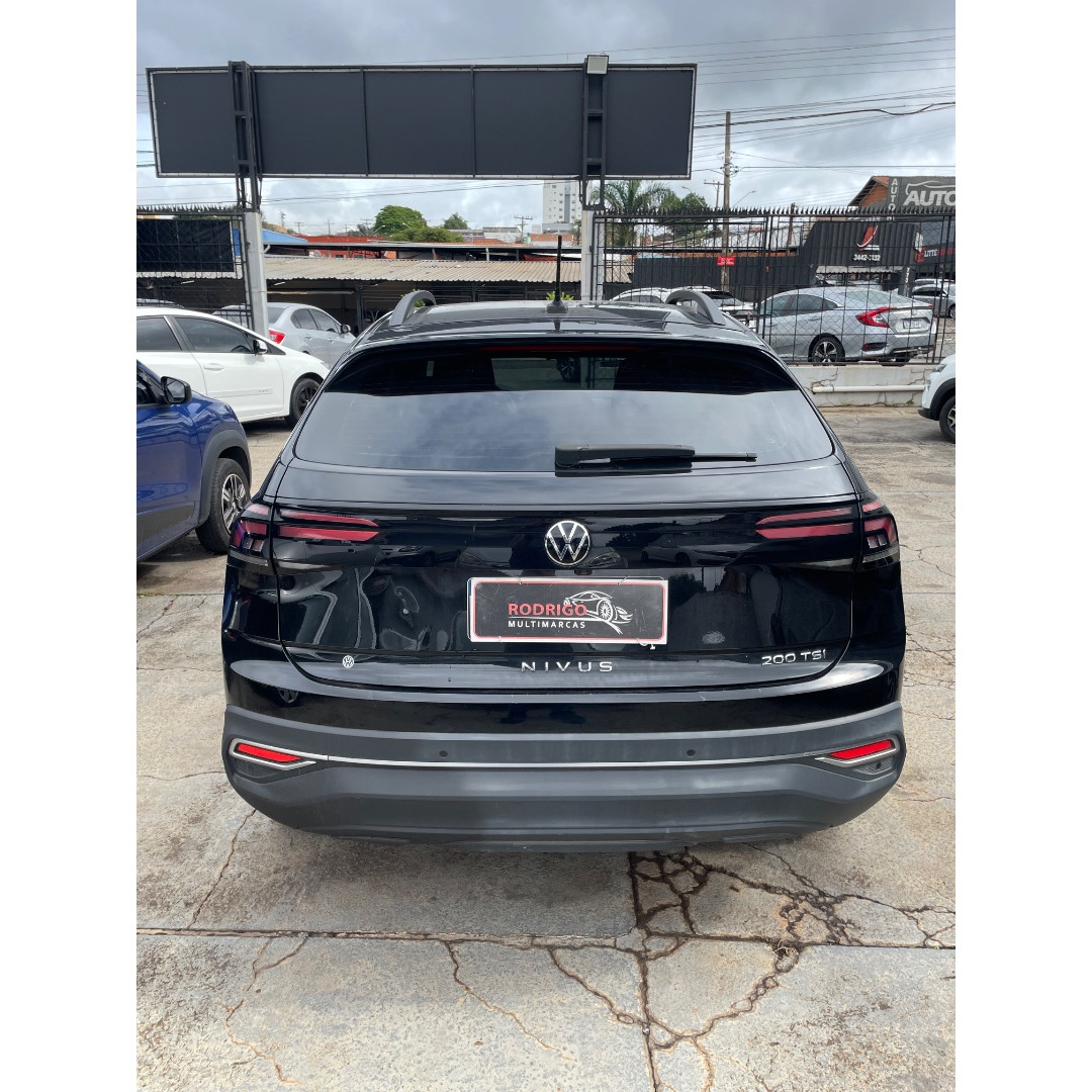 VOLKSWAGEN Nivus 1.0 4P FLEX 200 TSI COMFORTLINE TURBO AUTOMÁTICO