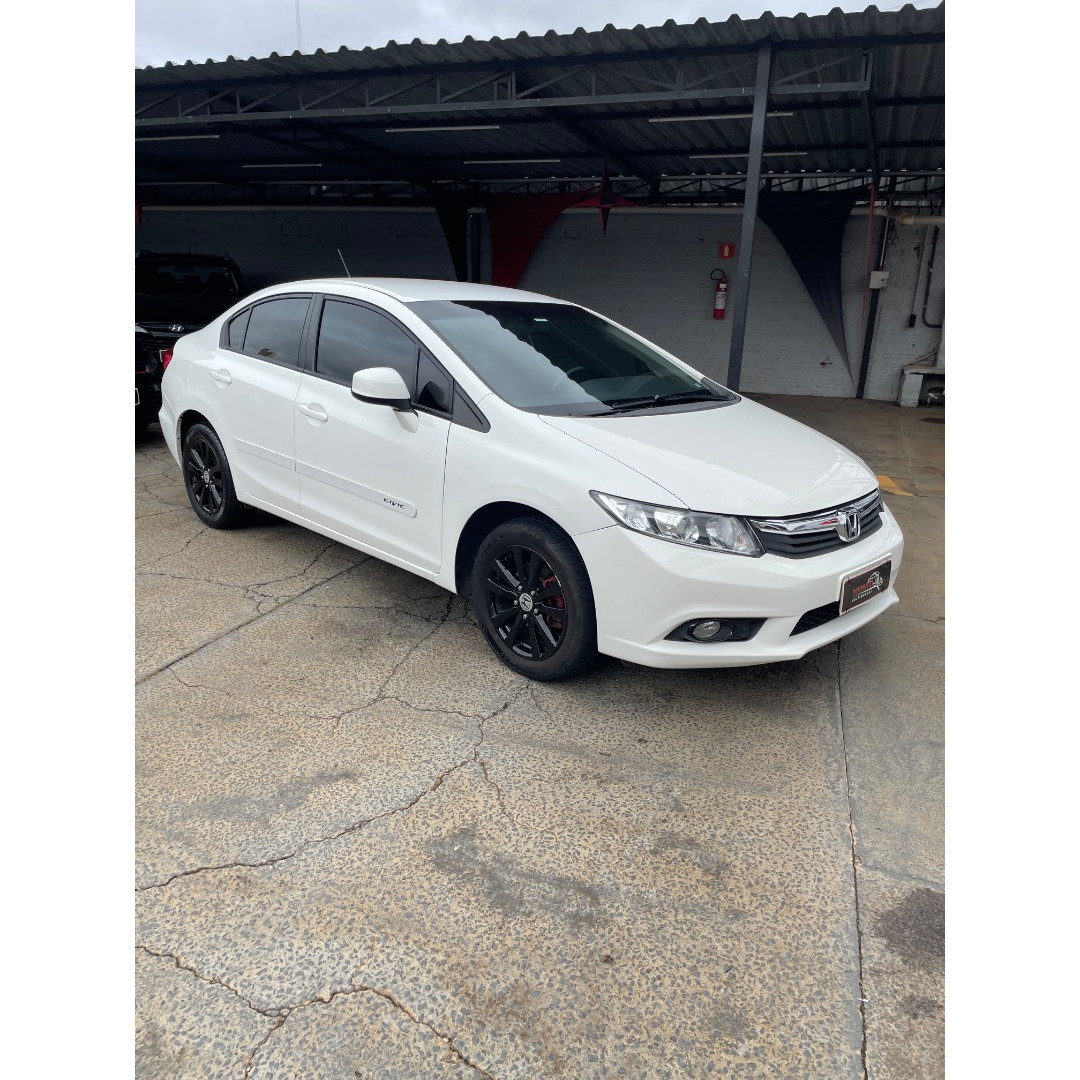 Civic 1.8 16V 4P FLEX LXS AUTOMÁTICO
