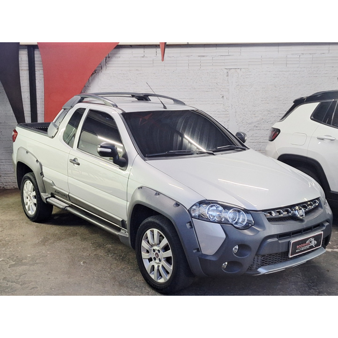 FIAT Strada 1.8 16V FLEX ADVENTURE LOCKER CABINE ESTENDIDA