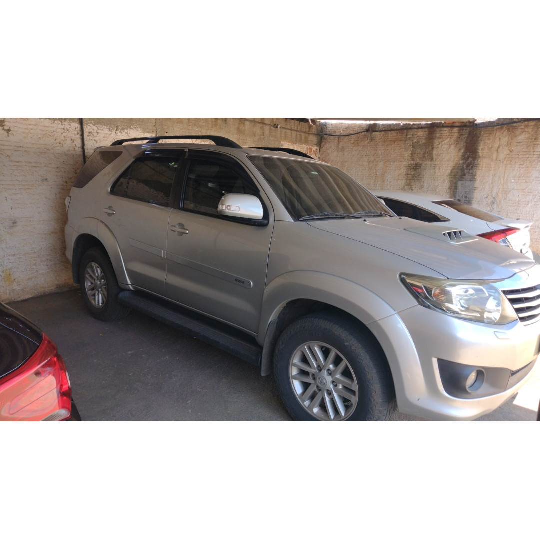 Hilux SW4 3.0 16V 4P SRV 4X4 7 LUGARES TURBO DIESEL AUTOMÁTICO