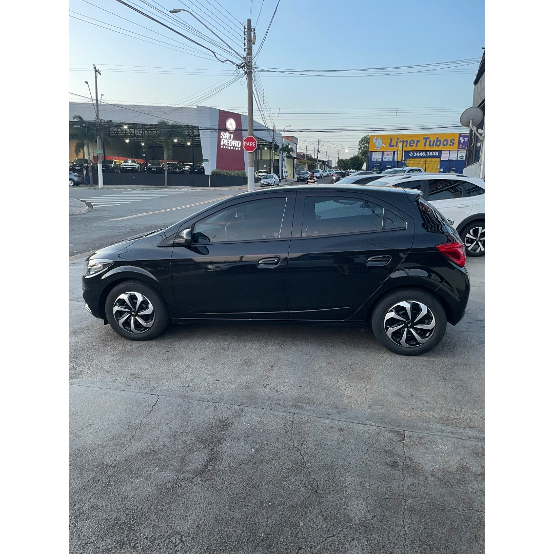 CHEVROLET Onix Hatch 1.0 4P FLEX JOY BLACK
