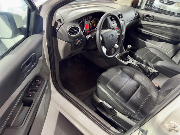 FORD Focus Hatch 1.6 4P