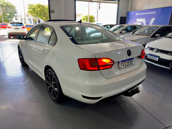 VOLKSWAGEN Jetta 2.0 4P TSI HIGHLINE 200 CV AUTOMÁTICO