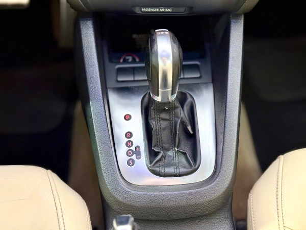 VOLKSWAGEN Jetta 2.0 4P TSI HIGHLINE 200 CV AUTOMÁTICO