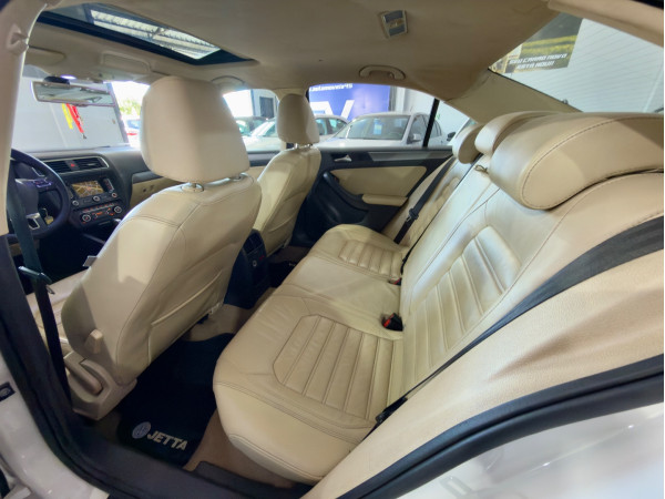 VOLKSWAGEN Jetta 2.0 4P TSI HIGHLINE 200 CV AUTOMÁTICO