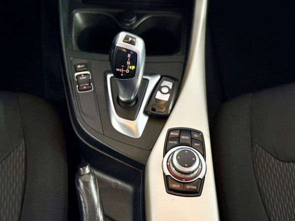 BMW 118I 1.6 16V TURBO AUTOMÁTICO