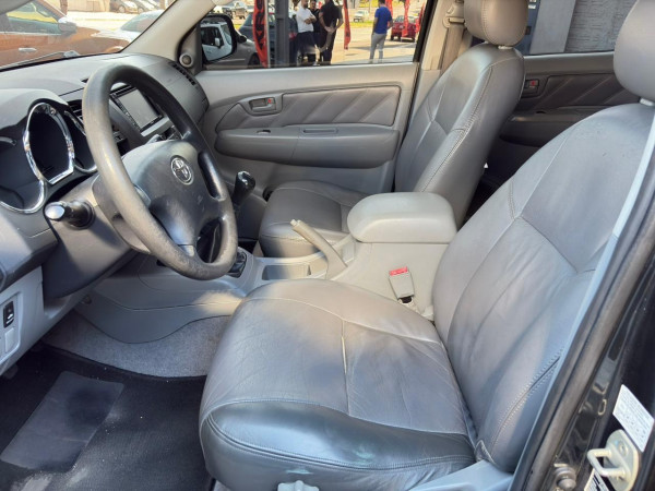 TOYOTA Hilux Caminhonete 2.7 16V 4P SR FLEX CABINE DUPLA