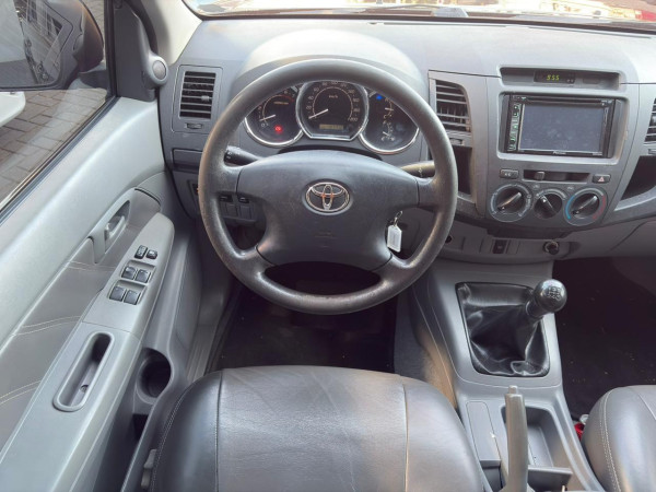 TOYOTA Hilux Caminhonete 2.7 16V 4P SR FLEX CABINE DUPLA