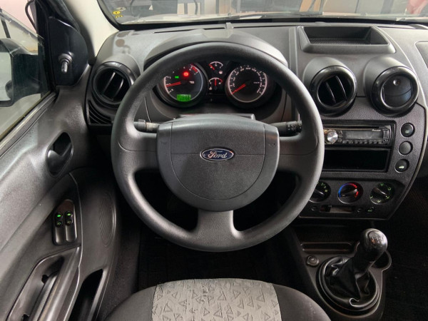 FORD Fiesta Sedan 1.6 4P FLEX