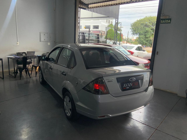 FORD Fiesta Sedan 1.6 4P FLEX