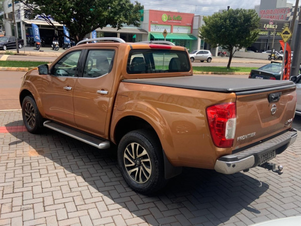 NISSAN Frontier 2.3 16V LE 4X4 CABINE DUPLA BI-TURBO DIESEL AUTOMÁTICO