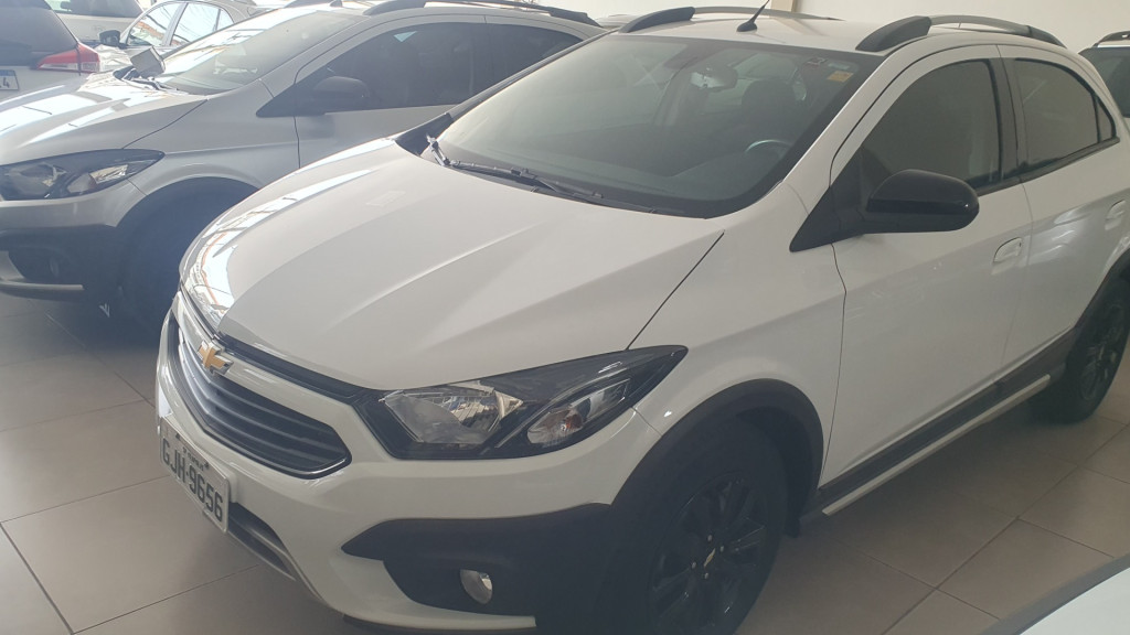 Onix Hatch 1.4 4P FLEX ACTIV AUTOMÁTICO