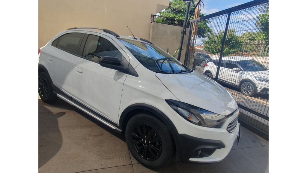Onix Hatch 1.4 4P FLEX ACTIV AUTOMÁTICO
