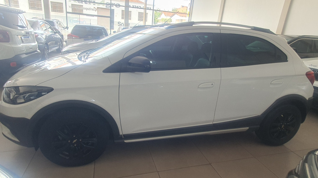 Onix Hatch 1.4 4P FLEX ACTIV AUTOMÁTICO