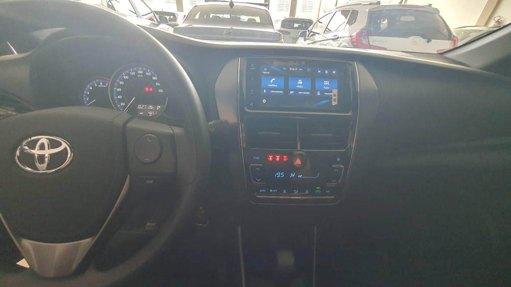 TOYOTA Yaris Hatch 1.5 16V 4P FLEX XL PLUS CONNECT MULTIDRIVE AUTOMÁTICO CVT