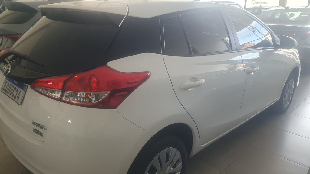 TOYOTA Yaris Hatch 1.5 16V 4P FLEX XL PLUS CONNECT MULTIDRIVE AUTOMÁTICO CVT
