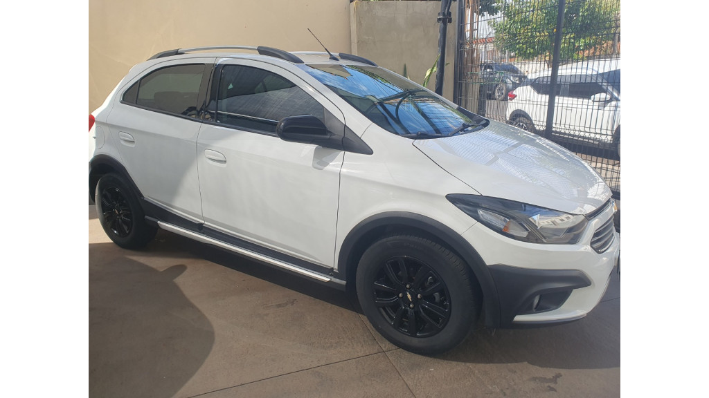 Onix Hatch 1.4 4P FLEX ACTIV AUTOMÁTICO