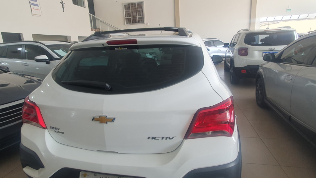 Onix Hatch 1.4 4P FLEX ACTIV AUTOMÁTICO