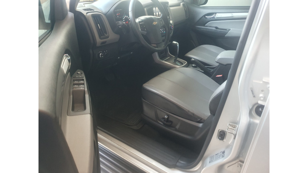S10 2.8 16V LTZ CABINE DUPLA 4X4 TURBO DIESEL AUTOMÁTICO