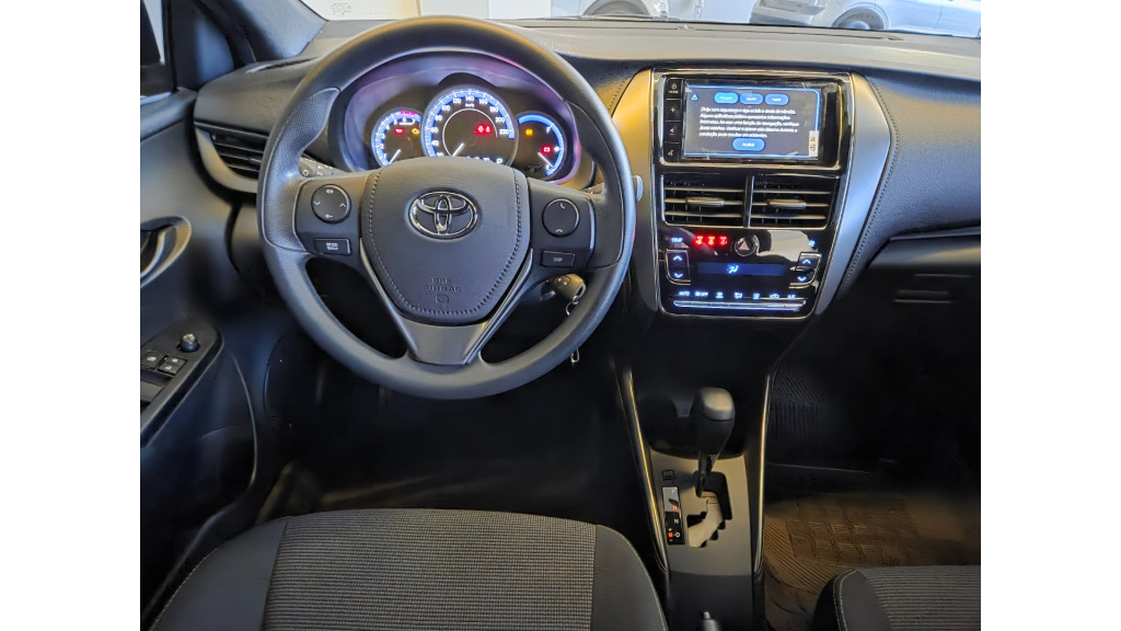 TOYOTA Yaris Hatch 1.5 16V 4P FLEX XL PLUS CONNECT MULTIDRIVE AUTOMÁTICO CVT
