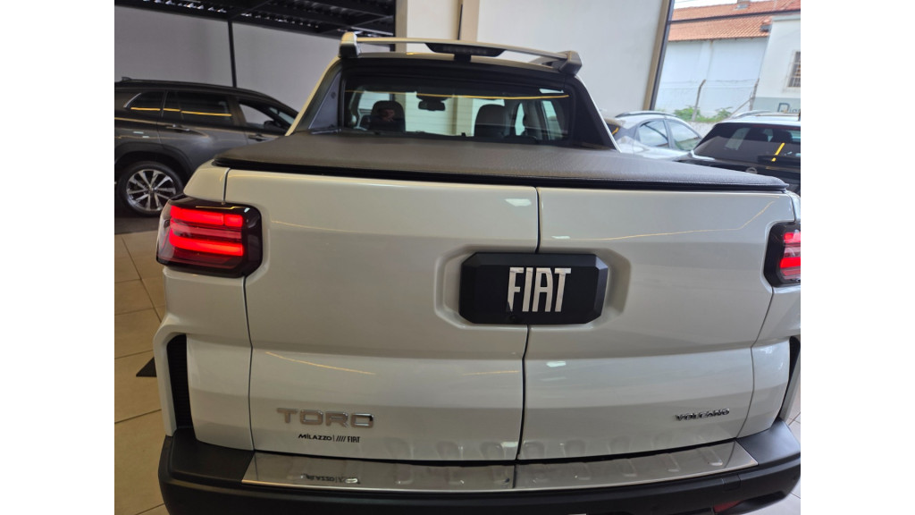 FIAT Toro 1.3 16V 4P FLEX 270 TURBO VOLCANO AUTOMÁTICO
