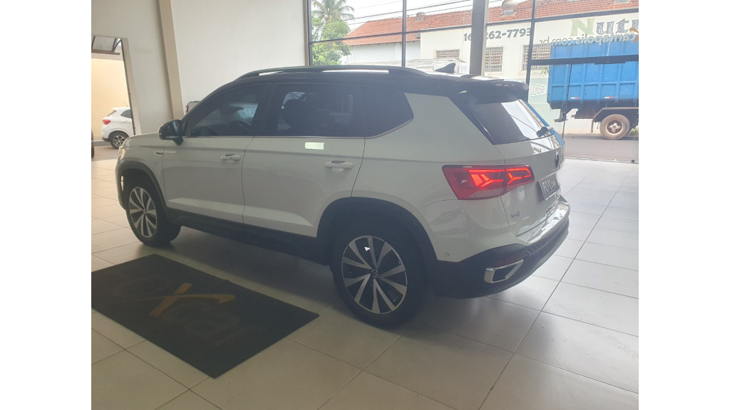 VOLKSWAGEN Taos 1.4 16V 4P FLEX 250 TSI HIGHLINE AUTOMÁTICO