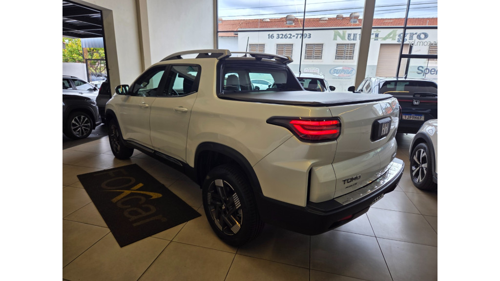 FIAT Toro 1.3 16V 4P FLEX 270 TURBO VOLCANO AUTOMÁTICO