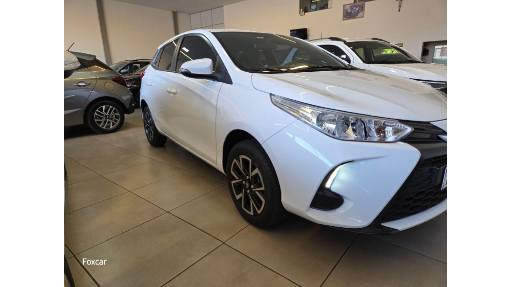 TOYOTA Yaris Hatch 1.5 16V 4P FLEX XL PLUS CONNECT MULTIDRIVE AUTOMÁTICO CVT