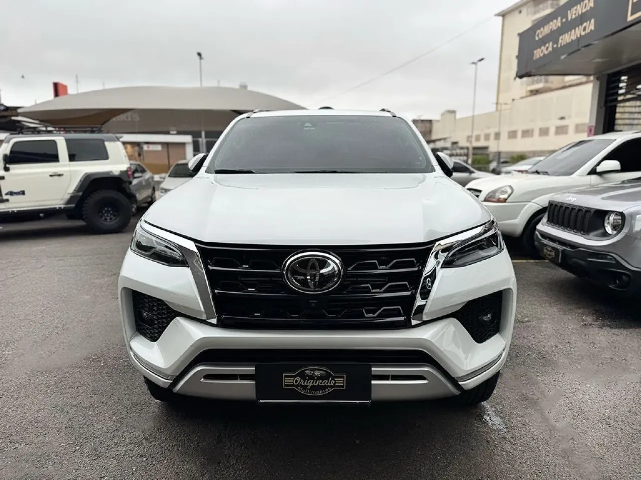 Hilux SW4 2.8 D-4D TURBO SRX 7L 4X4