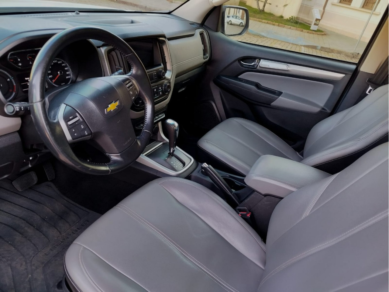 S10 2.8 16V Z71 CABINE DUPLA 4X4 TURBO DIESEL AUTOMÁTICO