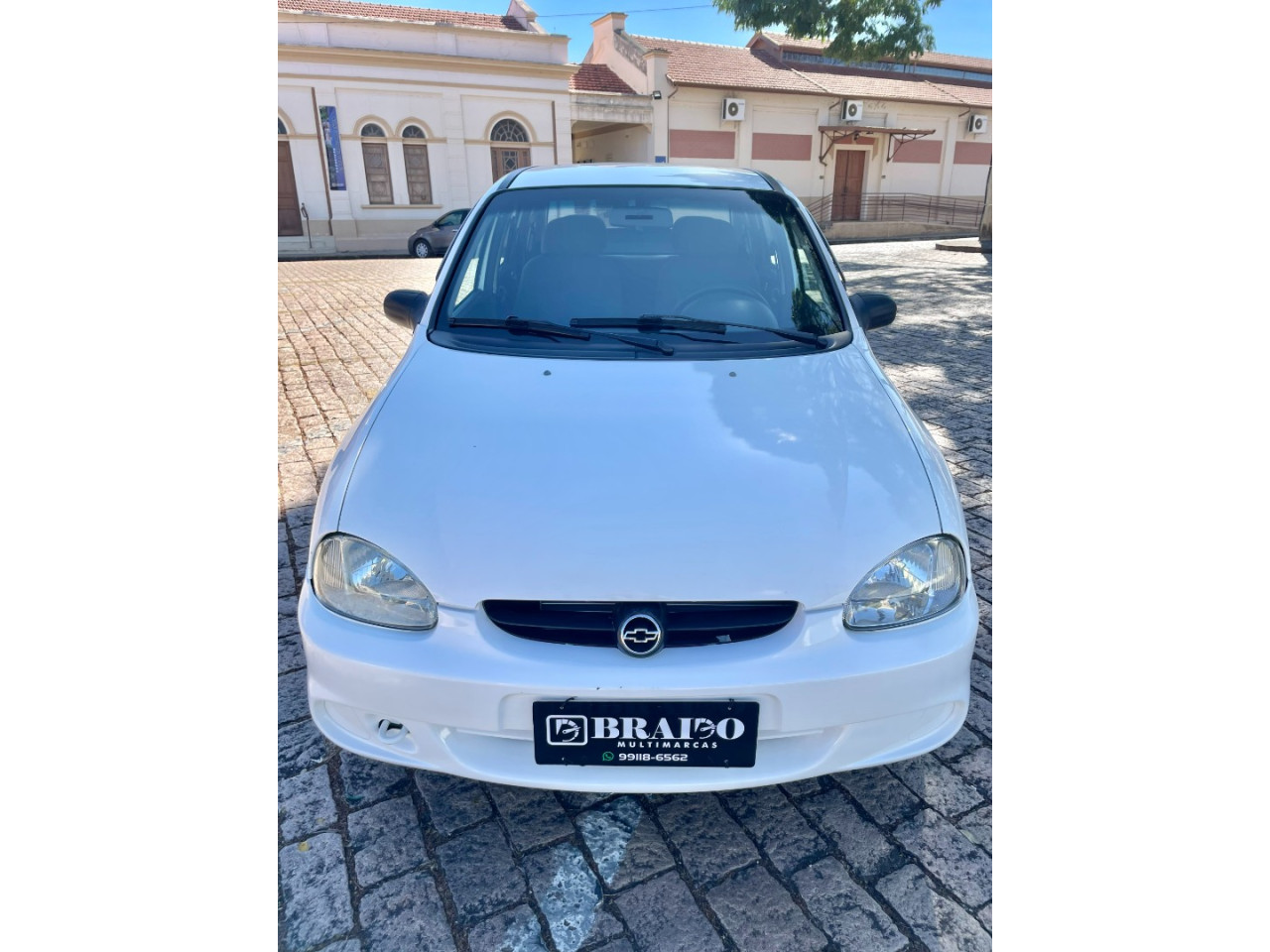 Classic Sedan 1.6 4P