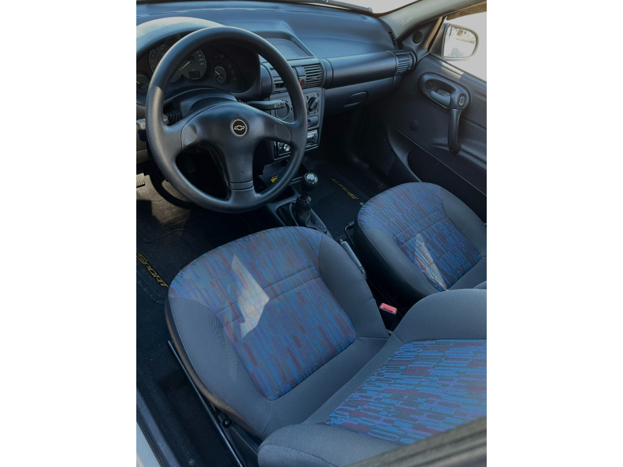 Classic Sedan 1.6 4P