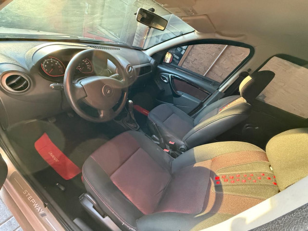 RENAULT Sandero 1.6 16V 4P FLEX SCE STEPWAY