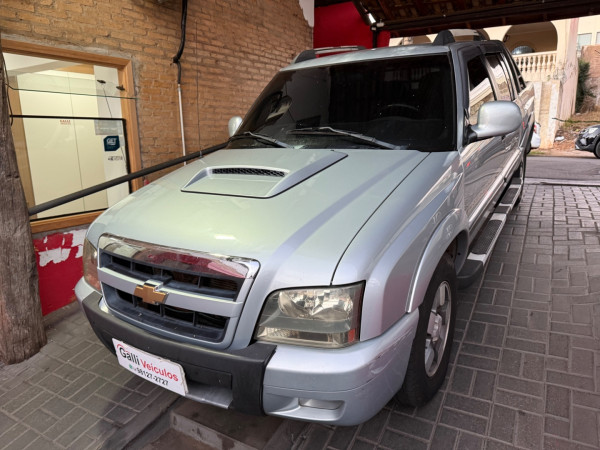 S10 2.4 FLEX EXECUTIVE CABINE DUPLA