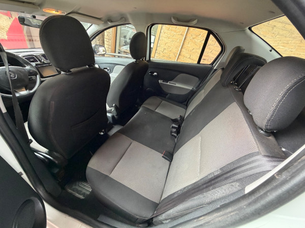 RENAULT Logan 1.6 4P FLEX DINAMIQUE EASY-R AUTOMATIZADO