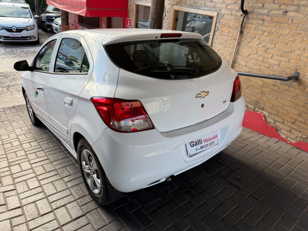 CHEVROLET Onix Hatch 1.0 4P FLEX LS