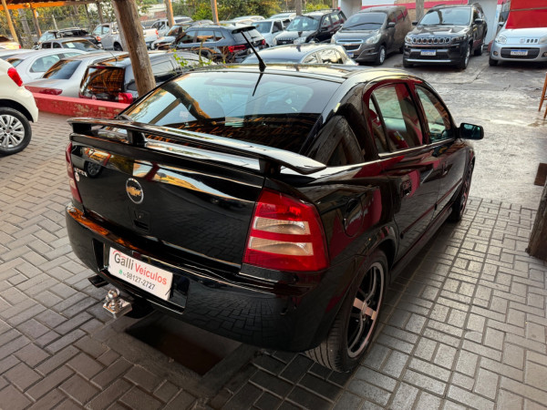 Astra Hatch 2.0 4P ELEGANCE FLEX