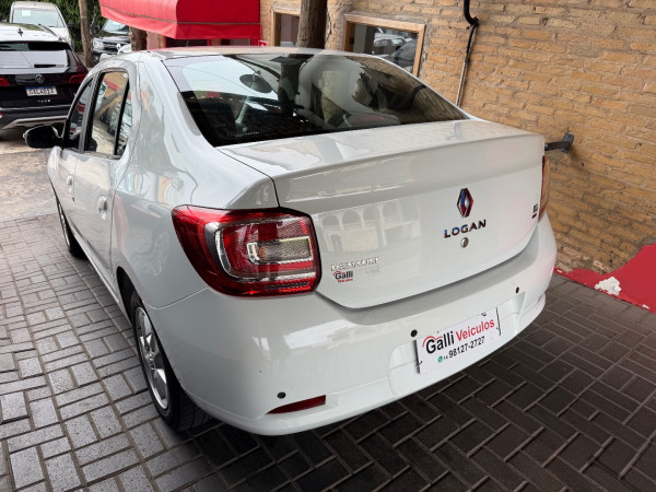 RENAULT Logan 1.6 4P FLEX DINAMIQUE EASY-R AUTOMATIZADO