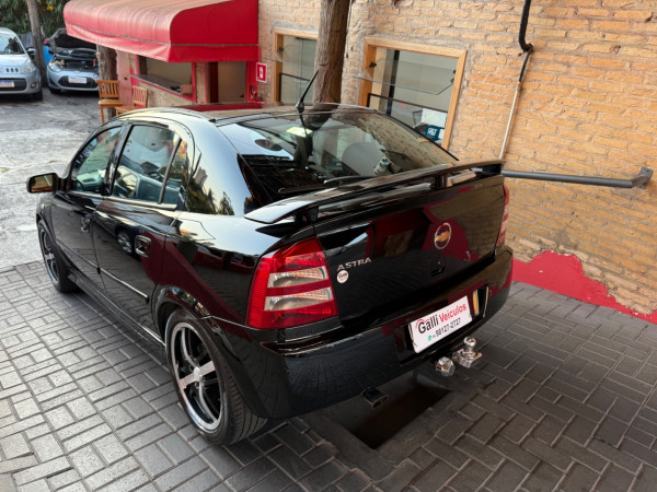 Astra Hatch 2.0 4P ELEGANCE FLEX
