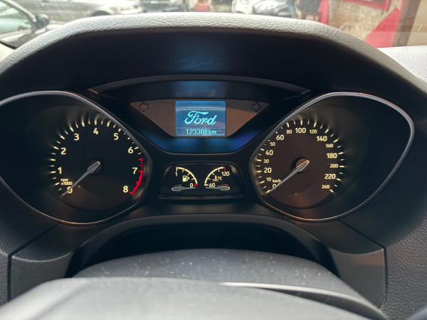 Focus Sedan 2.0 16V 4P FLEX SE PLUS FASTBACK POWERSHIFT AUTOMÁTICO