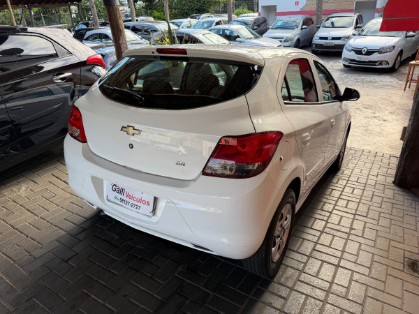 CHEVROLET Onix Hatch 1.0 4P FLEX LS