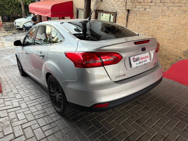 Focus Sedan 2.0 16V 4P FLEX SE PLUS FASTBACK POWERSHIFT AUTOMÁTICO