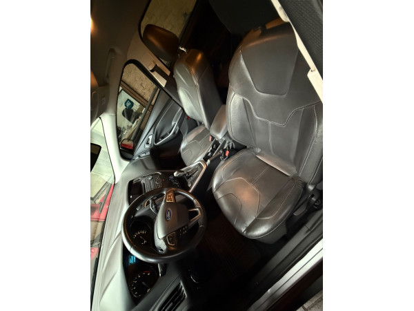 Focus Sedan 2.0 16V 4P FLEX SE PLUS FASTBACK POWERSHIFT AUTOMÁTICO