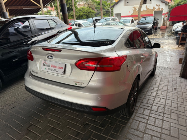 Focus Sedan 2.0 16V 4P FLEX SE PLUS FASTBACK POWERSHIFT AUTOMÁTICO