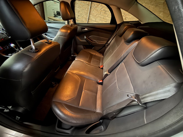 Focus Sedan 2.0 16V 4P FLEX SE PLUS FASTBACK POWERSHIFT AUTOMÁTICO