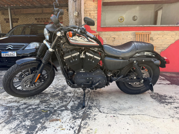 Sportster XL 883 R