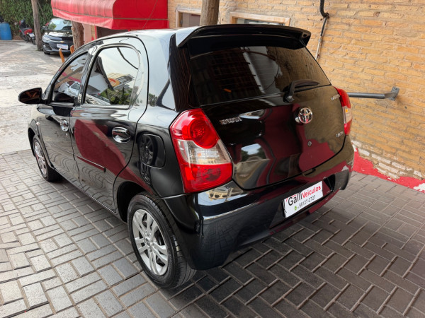 TOYOTA Etios Hatch 1.5 16V 4P FLEX XS